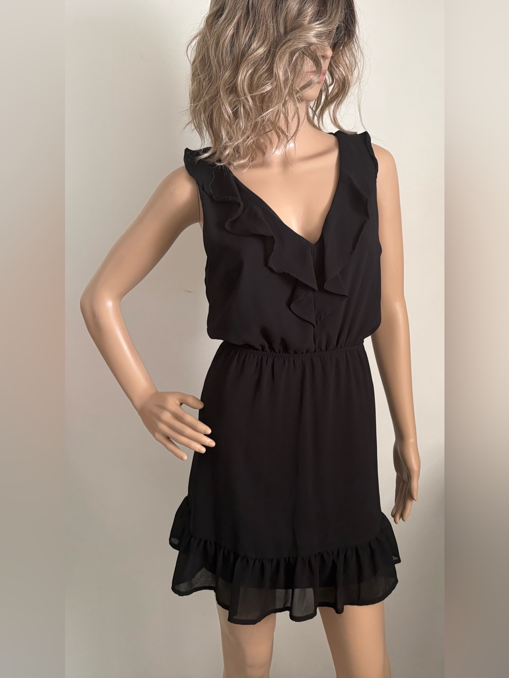 Monteau Los Angeles Black Ruffle V-Neck Dress Fully Lined, Elastic Waist Size S